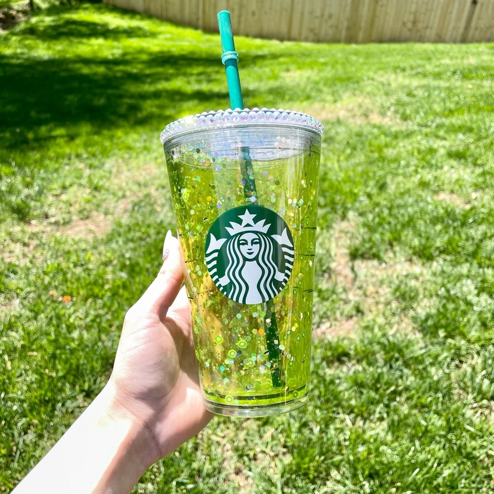 Starbucks kiwi refresher 🥝